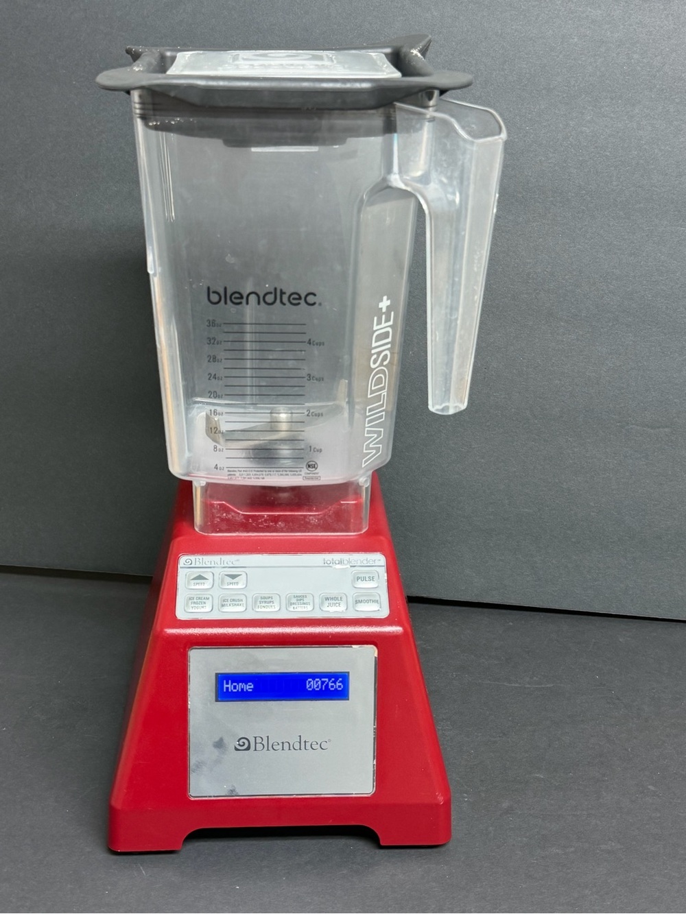 Blendtec Total Blender ES3 Red with 32oz Pitcher (00766 Cycles) TESTED